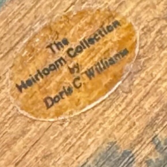 Tole'N Haus Heirloom Collection Doris Williams 1983 Carved Wood  Colonial Family - Picture 6 of 9